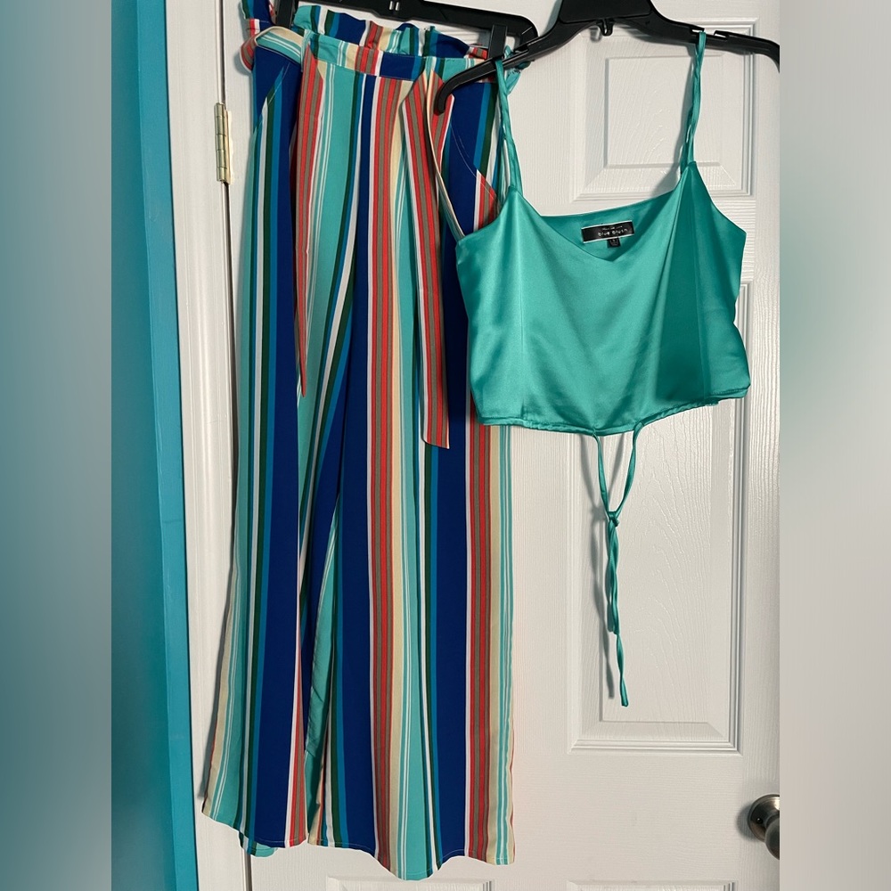 The perfect beach vacation outfit - Size Small
